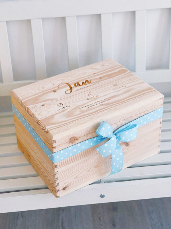 Caja de madera grabada personalizada, varios modelos a elegir.